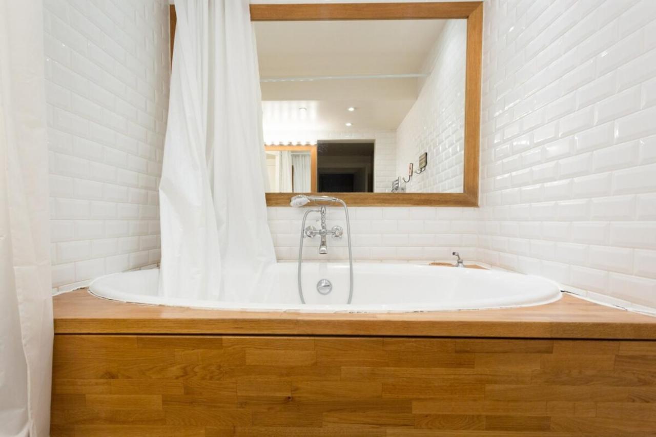 Charming Appartment In Le Marais Paris Luaran gambar