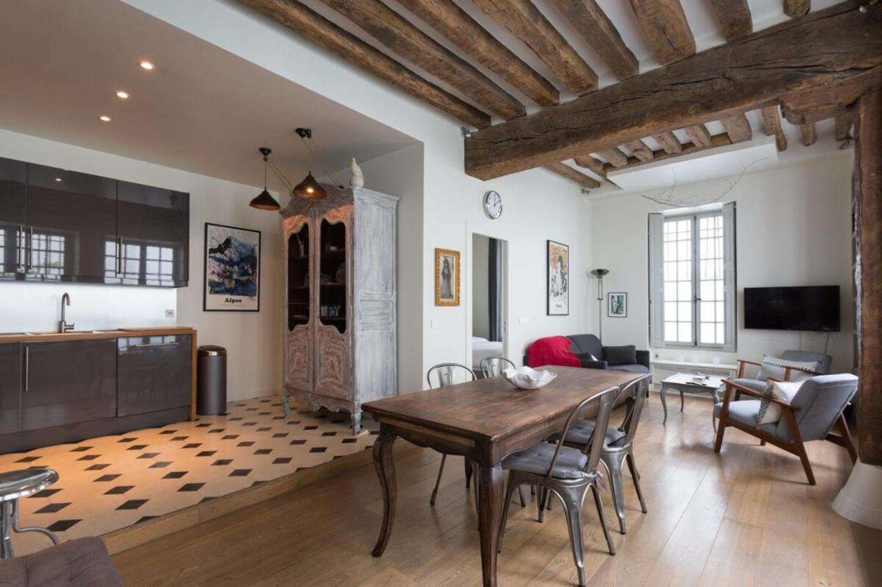 Charming Appartment In Le Marais Paris Luaran gambar