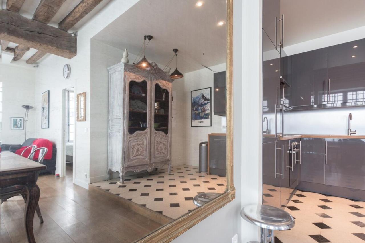 Charming Appartment In Le Marais Paris Luaran gambar